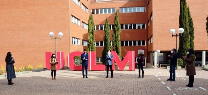 Alumnos de la UCLM, comprometidos a conseguir la igualdad real entre hombres y mujeres: 'Ayudémonos sin rivalidad'