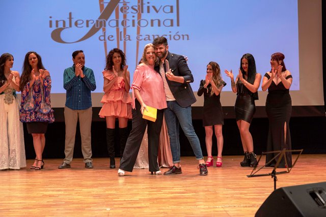 Álvaro Montes ganó la final de la primera edición española del Festival de la Canción Punta del Este 2019