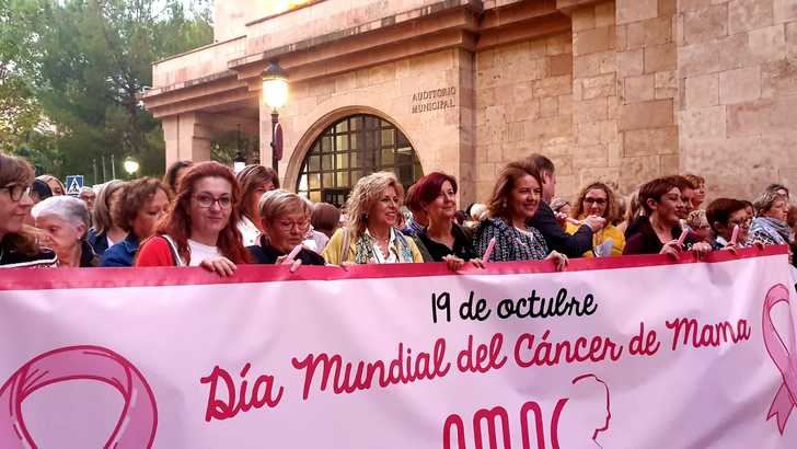 Amplio respaldo en Albacete a AMAC en la marcha del Día Internacional Contra el Cáncer de Mama