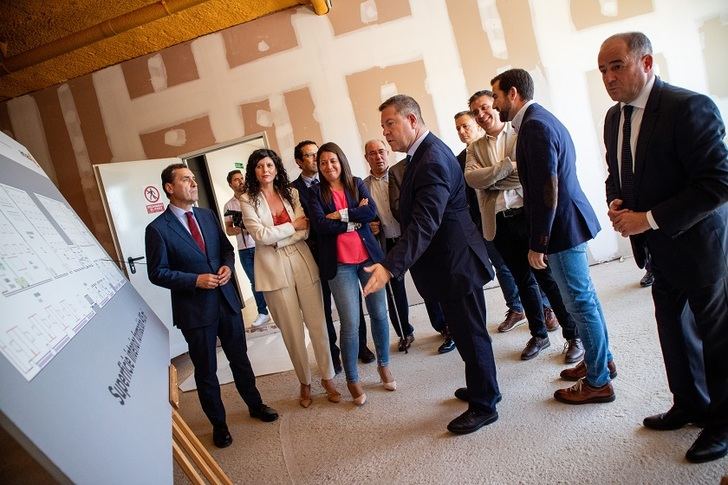 Las instituciones de Albacete y C-LM arropan a Amiab en la inauguración de su nuevo centro de inclusión social