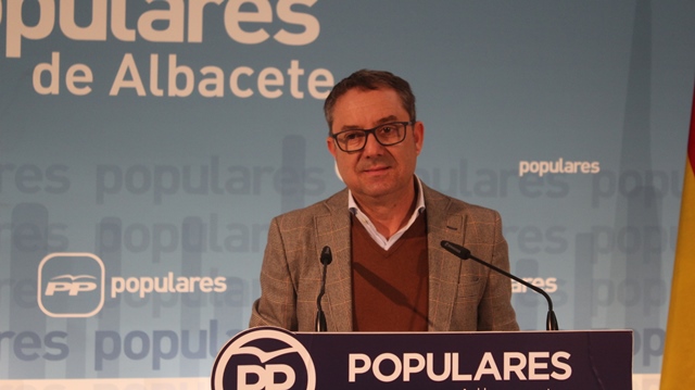 Antonio Martínez (PP) lamenta que Page “se dedique a hacer encuestas de traca, en vez de solucionar los problemas de la gente”