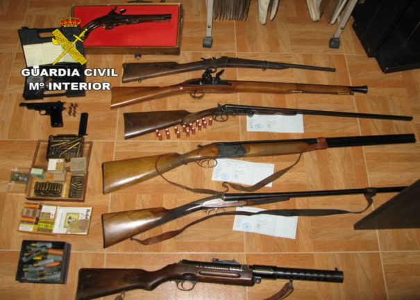 La Guardia Civil desmantela un taller de fabricación ilícita de armas blancas en Ciudad Real