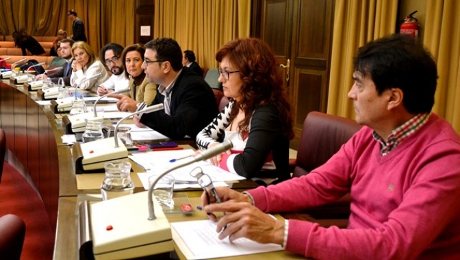 El pleno del Ayuntamiento de Albacete aprueba a propuesta del PSOE, más ayudas sociales y derechos para los trabajadores