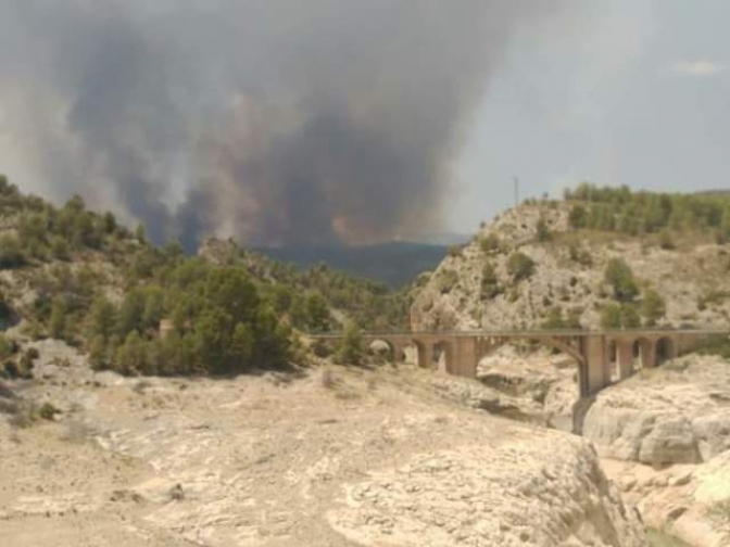 El incendio de Yeste se encuentra perimetrado en 32 kilómetros tras seis días de trabajo intenso