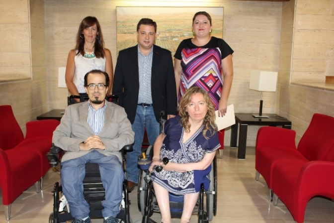 El Ayuntamiento de Albacete contratará a trabajadores sociales para atender a las personas con discapacidad