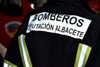 Extinguiedo el Incendio en nave de pollos en Motilleja (Albacete)