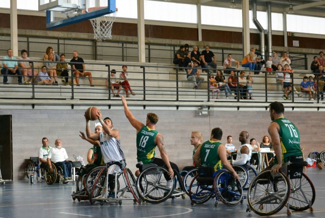 Rotundo triunfo del BSR Amiab Albacete ante el Amivel en la presentación de los manchegos (71-38)