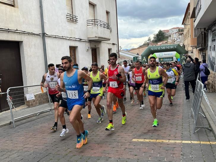 Marcos López y Carmen Risueño se llevan la victoria en la Carrera Popular de Molinicos