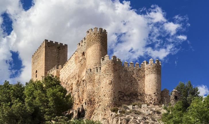 En marzo aumentaron los de viajeros alojados en establecimientos hoteleros de Castilla-La Mancha un 2,1%