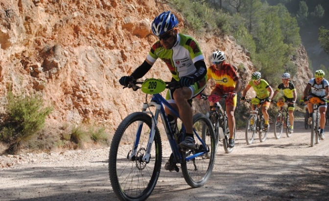 Los ciclistas del Circuito BTT de la Diputación de Albacete ‘desembarcan’ en Bogarra y parte de la sierra albaceteña