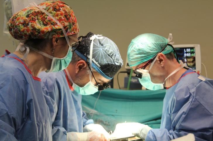  López Almodóvar, cirujano cardiaco del Hospital de Toledo, Cum Laude en su tesis sobre los beneficios de cirugía compleja en la disección aórtica