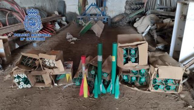La Policía Nacional desactiva 50 cohetes antigranizo hallados en una explotación agrícola de Alcázar de San Juan