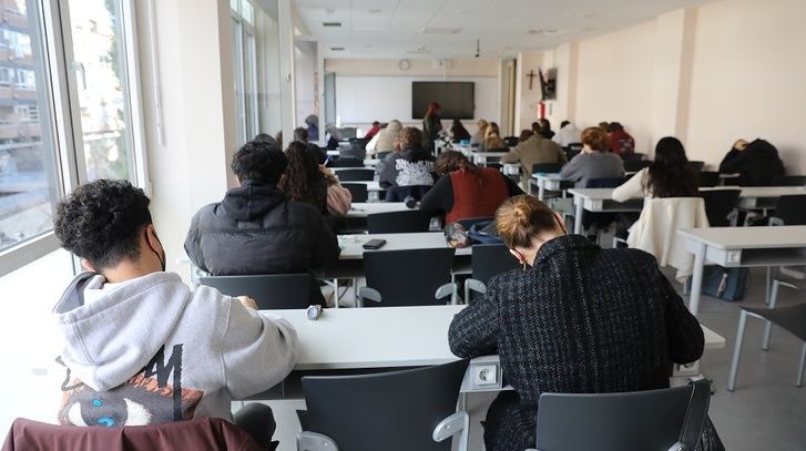 Castilla-La Mancha aprueba el martes una nueva OPE de 1.744 puestos, 676 de ellos para maestros y docentes