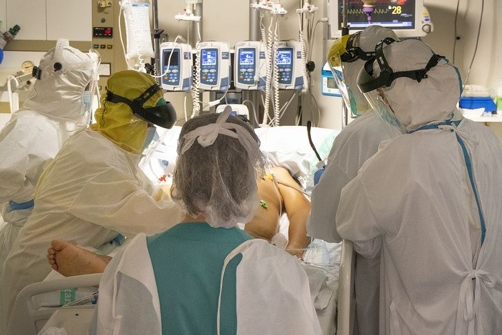 Castilla-La Mancha sumó durante el fin de semana 2.038 casos más de coronavirus, con 8 fallecidos