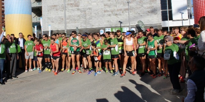 La IV Marcha contra el Cáncer organizada por AEEC reúne a cientos de albaceteños