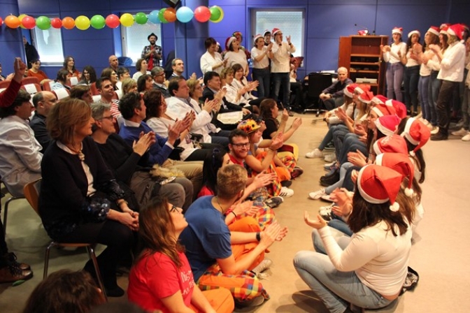 El Hospital Perpetuo Socorro de Albacete celebra la Navidad con una fiesta en el aula hospitalaria