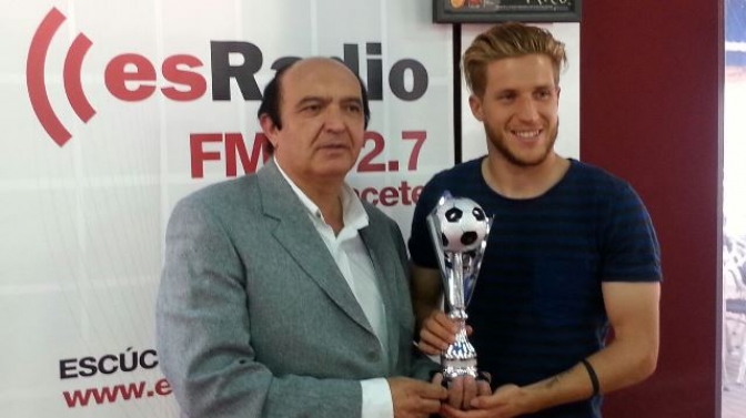 Keko recibe el premio al mejor jugador del Albacete Balompié 2014-2015