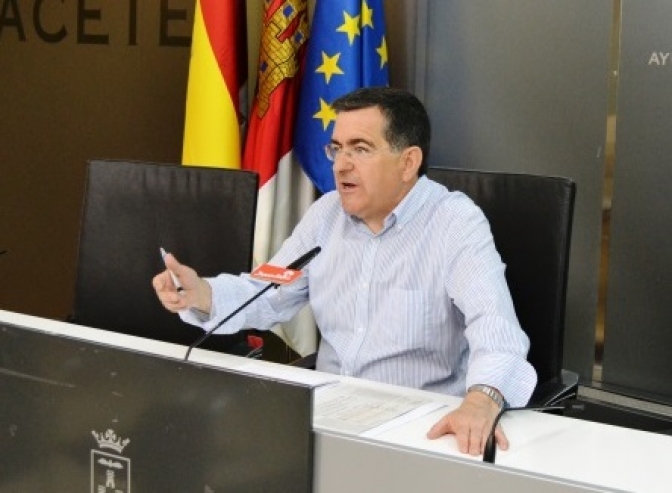 El concejal socialista Ramón Sotos analizó lo que entiende como la paralización del área de medio ambiente en el Ayuntamiento de Albacete