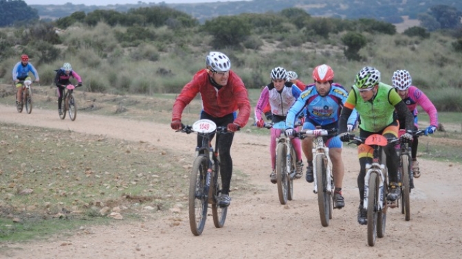 Albacete cierra la octava edición del Circuito Provincial BTT de Albacete, con triunfo de Alberto López y Nieves Giménez