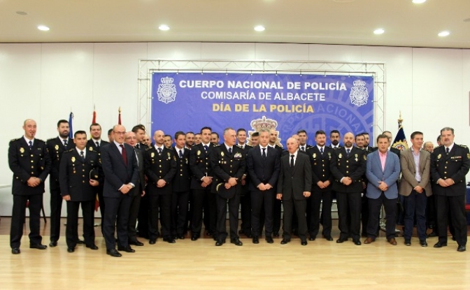 Cinco agentes de la Policía Nacional condecorados en Albacete