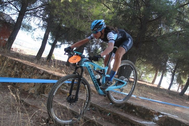 Ossa de Montiel espera a los ciclistas que participan en su ya clásica carrera de BTT, del Circuito de la Diputación de Albacete