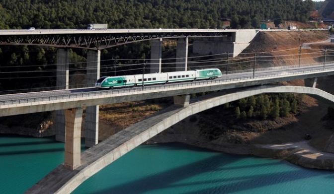 Fomento reabre este sábado la A-3 en el viaducto de Contreras, dirección a Madrid