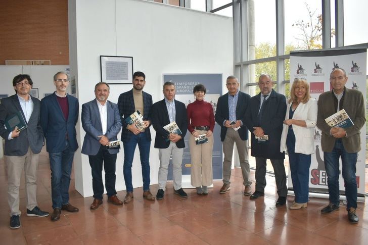 Inaugurada en Albacete la exposición sobre temporeros en Europa