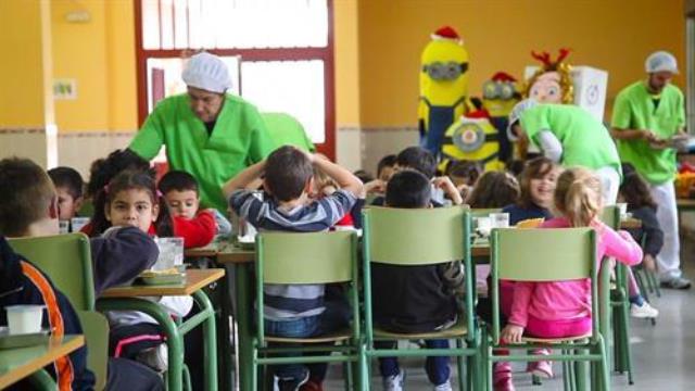 94.000 alumnos de Castila-La Mancha tendrán becas de comedor y libros de texto en el próximo curso