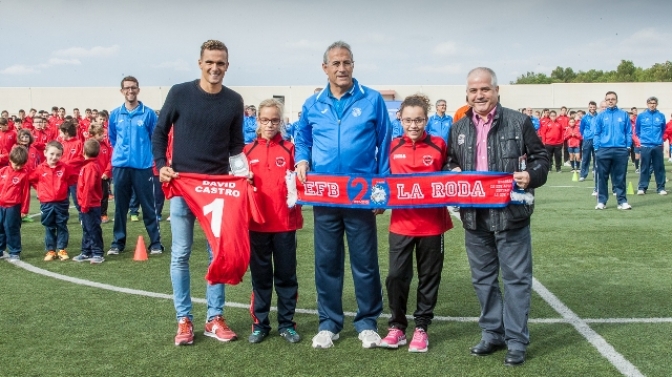 La EFB La Roda estrena temporada con dos padrinos de excepción, David Castro y Antonio Moreno