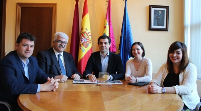 El alcalde de Albacete apuesta por fomentar la práctica deportiva entre las personas con discapacidad intelectual para favorecer su inclusión social