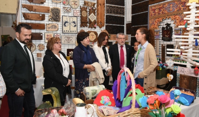 El Gobierno regional concede las Placas al Mérito Artesano a Silvestre Muela León, a Tomás Leal y al Taller de Cerámica Aliaga