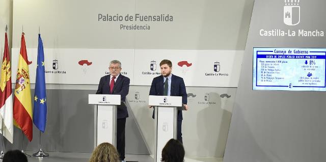 Aprobada la distribución de especialidades de las 1.050 plazas de las oposiciones de docentes para 2019 en Castilla-La Mancha