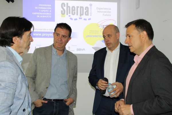 Serrano afirma que el Ayuntamiento de Albacete seguirá apoyando la formación y apoyo a los emprendedores que ofrece el Programa ‘Sherpa’