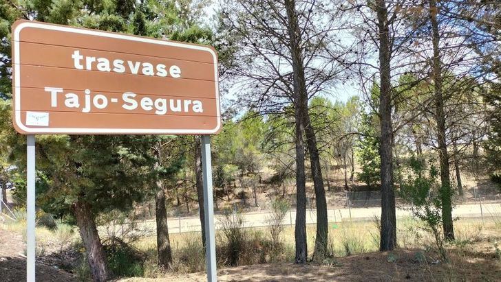 Hallan el cadáver de un hombre flotando en el canal del Trasvase Tajo-Segura en Casas de Benítez (Cuenca)