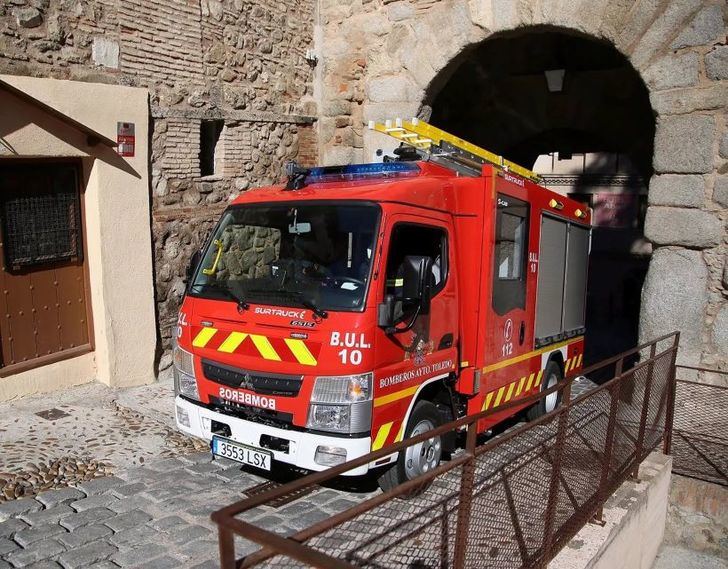 Desalojan un edificio de cuatro plantas en Toledo por un aviso falso de fuego, que los bomberos no hallaron