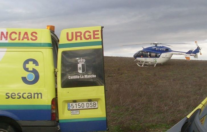 La colisión frontal entre dos turismos en la CM-3217 en Montiel deja cuatro personas heridas