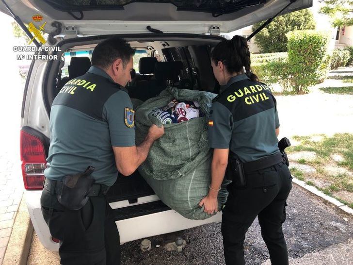 Guardia Civil interviene 2.500 productos falsificados en el Recinto Ferial de Cuenca e investiga a 12 personas