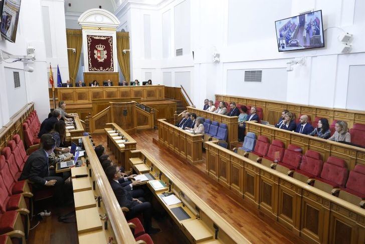 Luz verde a techo de gasto de C-LM ante la propuesta de recortes de Vox y las críticas de PP por el cupo catalán