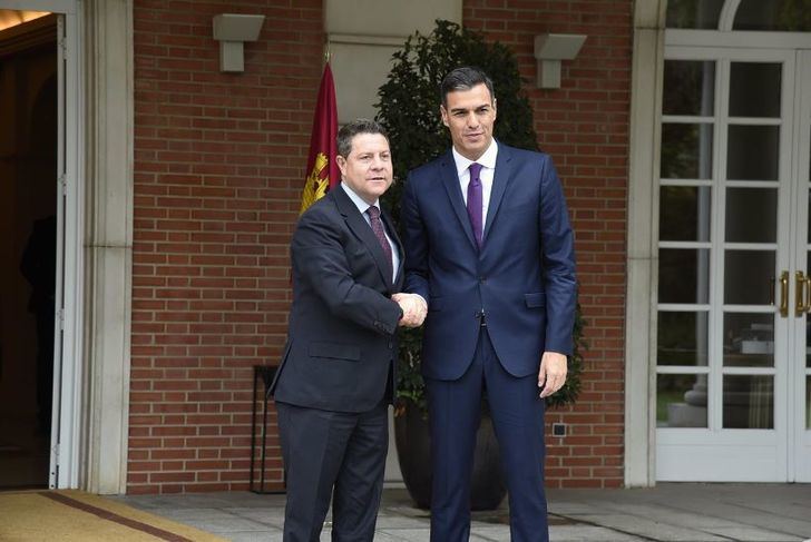 Sánchez recibirá a García-Page el 4 de octubre en La Moncloa, dentro de la ronda de reuniones con líderes autonómicos