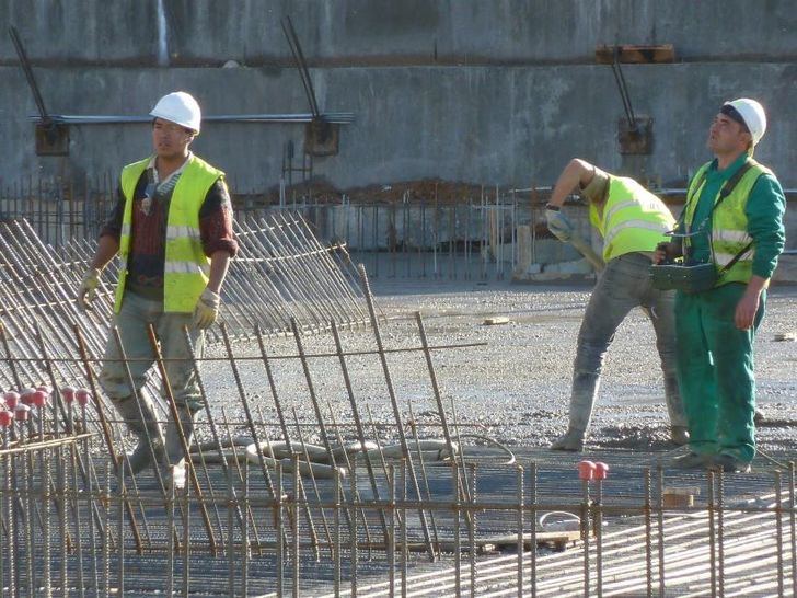 Castilla-La Mancha reduce su desempleo en 12.600 personas, pero aumenta comparado con el año anterior