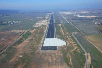 García-Page defiende el aeropuerto de Ciudad Real como motor económico para Castilla-La Mancha