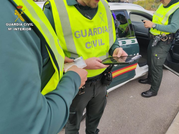 Detenidos madre e hijo rumanos por robar productos de lujo en Azuqueca de Henares