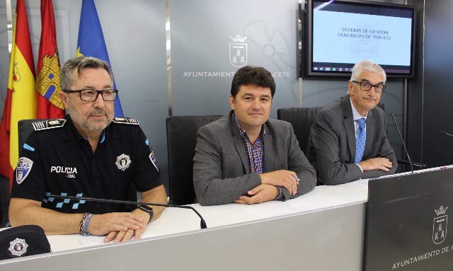 El Ayuntamiento de Albacete agiliza la gestión de multas de la Policía Local para que sea “más rápido y eficaz”