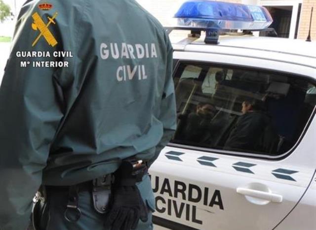 Investigada una mujer por usar a menor de 11 años para cometer daños en vehículos, hurtos y estafas en Cuenca