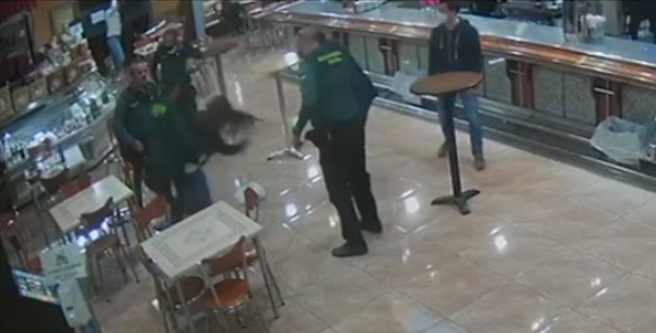 La Guardia Civil de Albacete salva la vida a una mujer de 49 años que se atrangató mientras comía un bocadillo