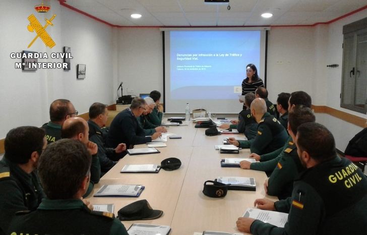 La Guardia Civil de Albacete realiza unas jornadas formativas sobre tramitación de expedientes de tráfico