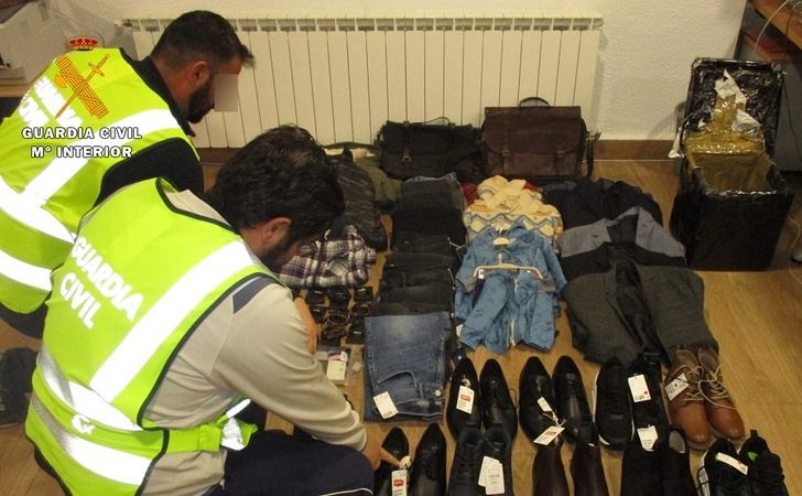 La Guardia Civil de Albacete detiene a dos personas recepcionar ropa y calzado robado en cadenas comerciales