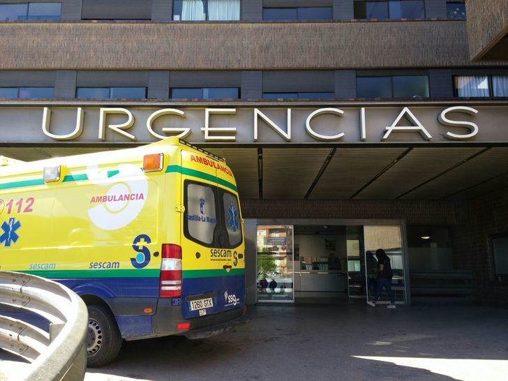 Herido un trabajador al caer desde una escalera a unos 3 metros de altura cuando colocaba cableado en Tobarra