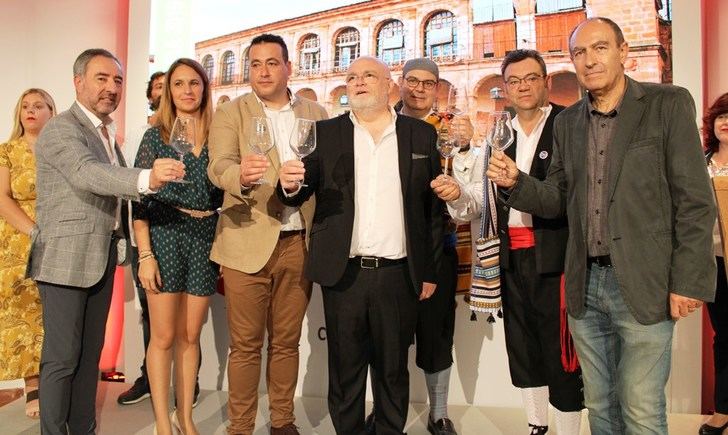 La Junta reafirma el compromiso de lograr que la Romería de la Virgen de Cortes sea declarada Fiesta de Interés Turístico Nacional