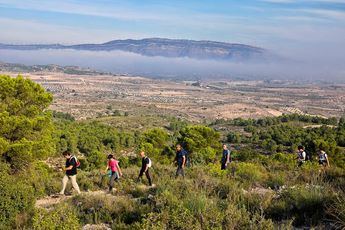 La Diputación Provincial de Albacete promueve el turismo natural a través de rutas de senderismo